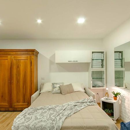 Brand New! Luxurious Apartment In Heart Of Милано Екстериор снимка