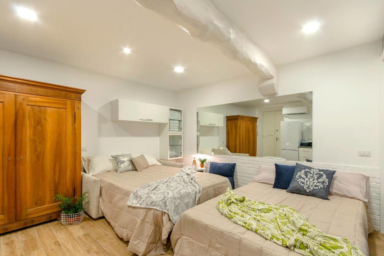 Brand New! Luxurious Apartment In Heart Of Милано Екстериор снимка