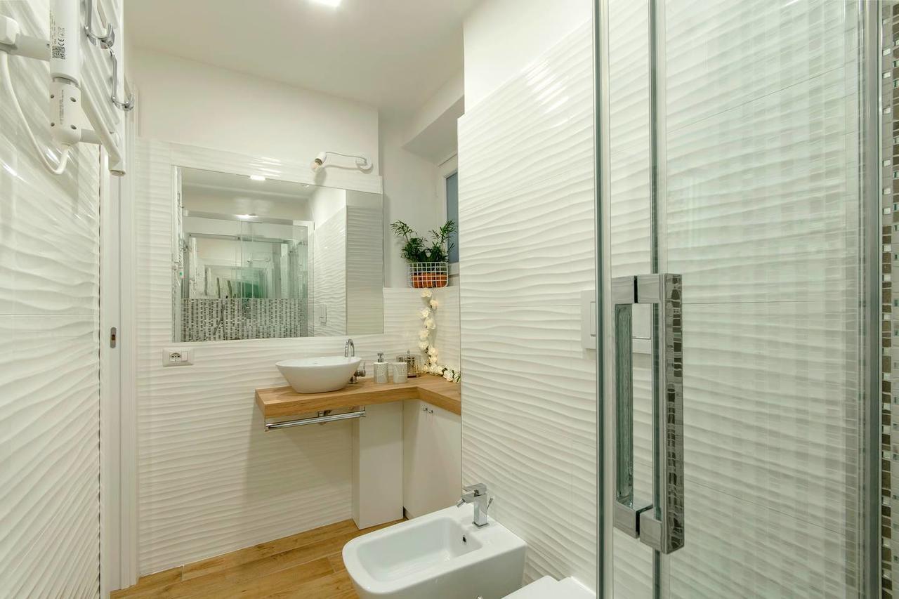Brand New! Luxurious Apartment In Heart Of Милано Екстериор снимка
