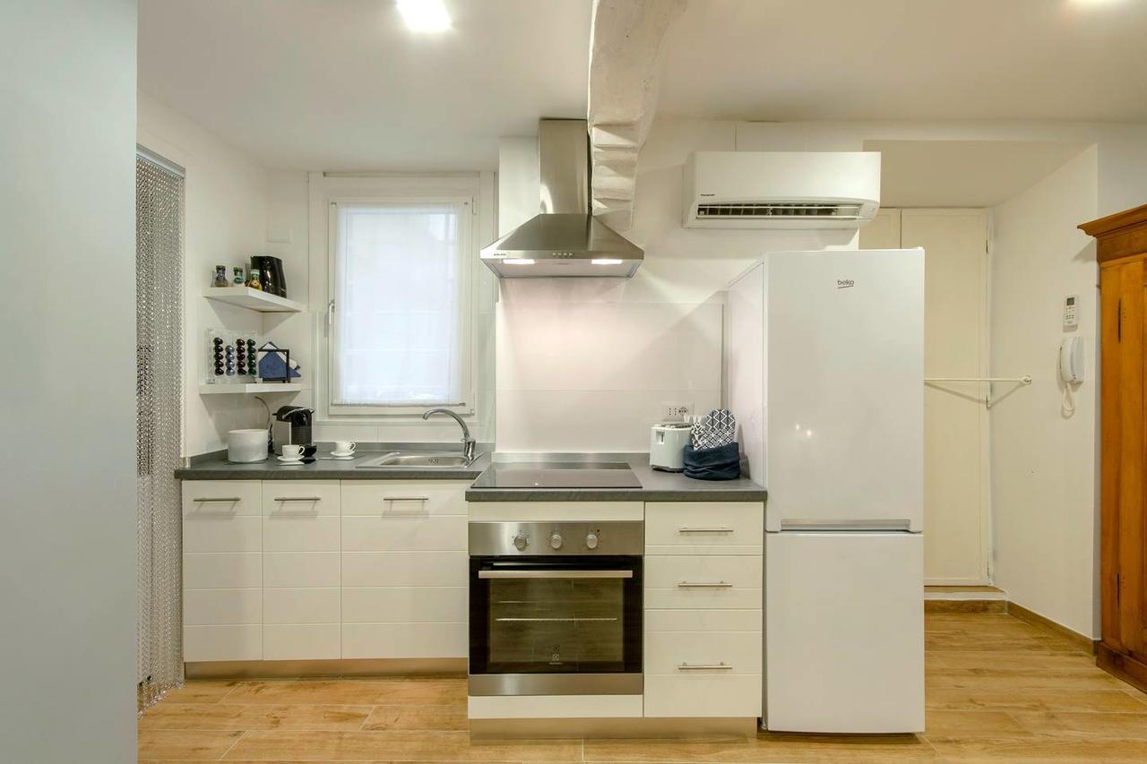 Brand New! Luxurious Apartment In Heart Of Милано Екстериор снимка